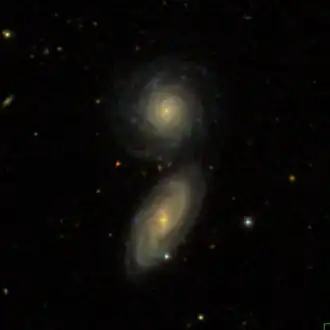 NGC 4231 en NGC 4232 (onder)