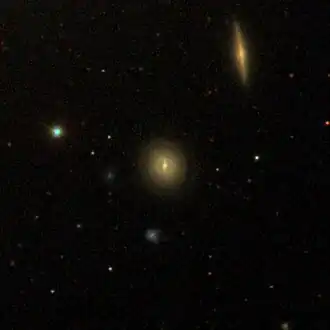 NGC 4745B (rechtsboven)