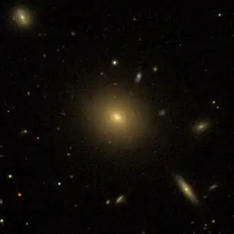 NGC 4926B (linksboven)