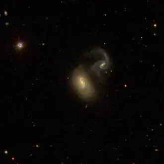 NGC 5100-2 (rechtsboven)