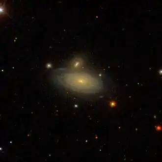NGC 5491B, boven NGC 5491A