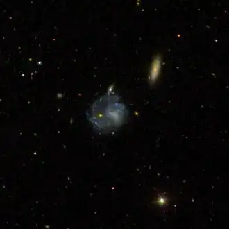 NGC 5511A (midden)
