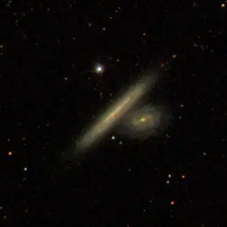 NGC 5526-1 (midden)