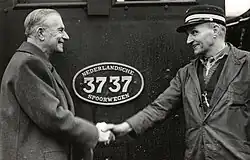 De NS 3737 wordt overgedragen na de laatste officiële rit van Geldermalsen naar Utrecht Maliebaan.