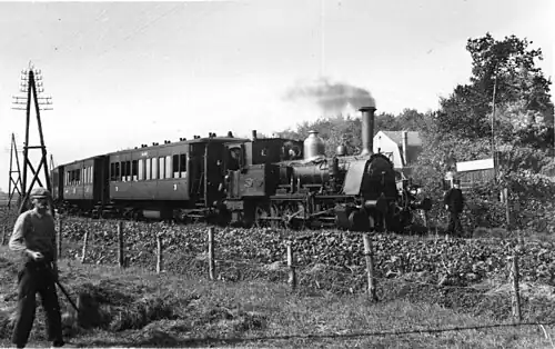 NS 7743 met tram nabij Egmond aan den Hoef, 1934