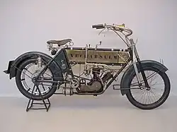 Neckarsulmer Motorrad 5½ pk met 670 cc V-twin kop/zijklepmotor met snuffelklepen uit 1907