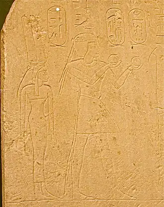 De Grote koninklijke vrouwe Nefertari - (links) uit het Egyptisch Museum in Leipzig, Duitsland