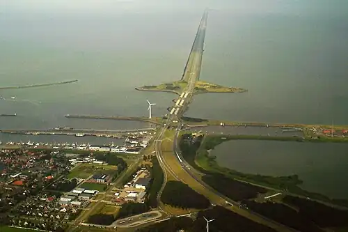 Afsluitdijk vanuit Den Oever