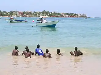 Het eiland gezien vanuit het dorp Ngor