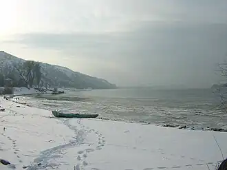 De Donau in Nikopol, tijdens de winter
