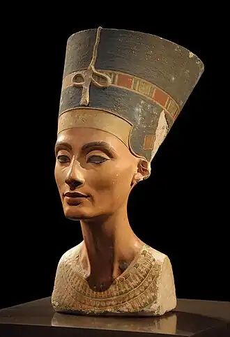 Buste van Nefertiti, Grote koninklijke vrouweNeues Museum
