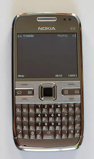 Leverbaar in zwarte, grijze en bruine behuizing.