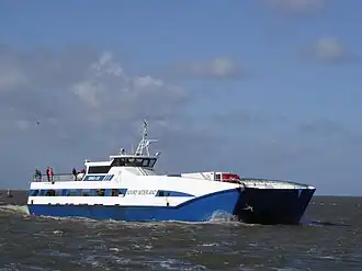 De Noord Nederland nadert de Harlinger haven