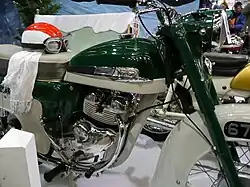 Norton Jubilee De Luxe uit 1961, met plaatwerk rond het achterwiel