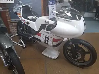 De Norton Challenge P86 met Cosworth-motor startte in 1976 als "NVT Challenge P86".