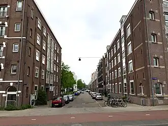 Nova Zemblastraat gezien vanaf de Houtmankade (mei 2019)