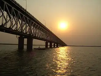 De Godavari Bridge over de Godavari