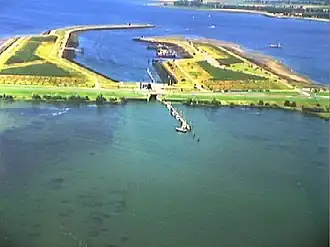 De Oesterdam met de Bergsediepsluis