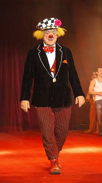 Oleg Popov met zijn grote platte pet