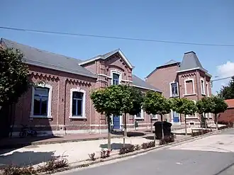 Het vroegere gemeentehuis nu feestzaal