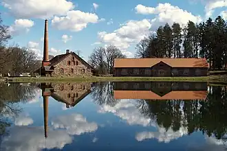 De stokerij en de ossenstal van landgoed Olustvere