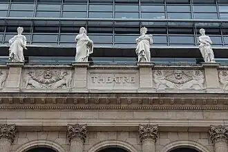 Enkele van de beelden van de muzen