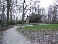 Openluchttheater midden in het park.