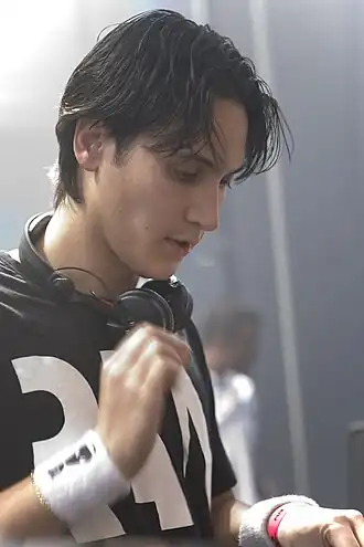 Ophidian live bij de draaitafels op Intoxicated 2009