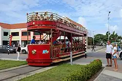 Dubbeldekstram in Oranjestad