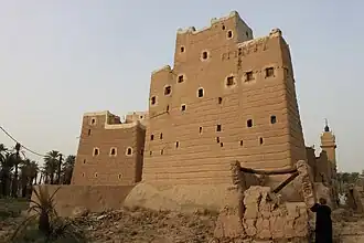 Traditioneel huis in Najran. Het huis wordt niet meer bewoond, maar nog wel gebruikt voor familie-gelegenheden.