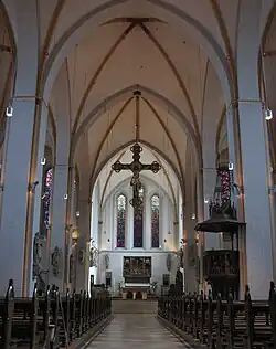 Interieur Johanniskirche met altaarretabel uit 1512