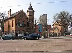 De poortgebouwen naar het slachthuisterrein aan de Neherkade