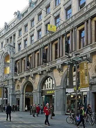 De Stadsfeestzaal, ingang Meir
