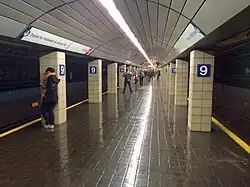 Eilandperron van het station