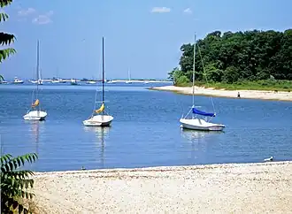 Zeilboten aan het strand