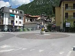 Kleine rotonde in Barzio (Italië)