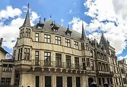 Vooraanzicht van het Groothertogelijk Paleis