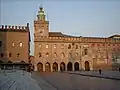 Voorgevel aan het Piazza Maggiore