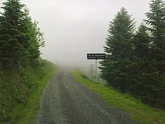 Top van de Col de Spandelles met staat van het wegdek in juni 2010