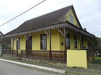 Huis in Poolse stijl in Paraguaçu in de gemeente Itaiópolis