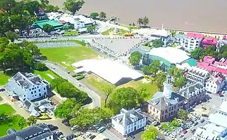 Onafhankelijkheidsplein met feesttent, 4 juli 2018