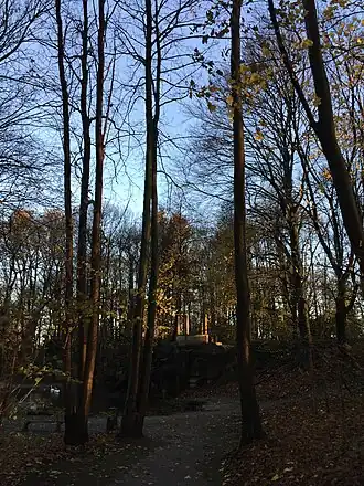 Uitzicht op het park en openluchtpaviljoen