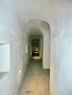 De overdekte rondgang.