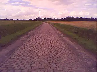 Begin van de kasseistrook van Hem