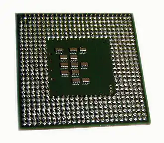 De onderkant van een Pentium M Dothan processor