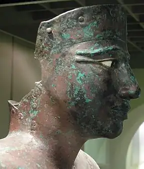 Het hoofd van een koperen standbeeld van farao Pepi IEgyptisch Museum