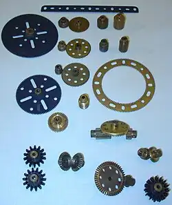 Verschillende Meccano-onderdelen