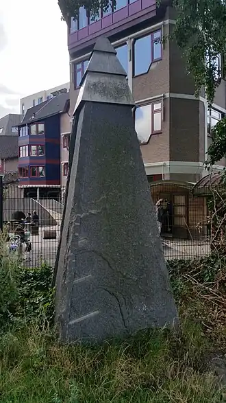 Piramide (1994), Amsterdam-Zuid