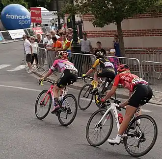 Allin (achteraan) in de derde etappe van de Ronde van Frankrijk in 2022