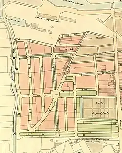 In een latere versie van het Plan van uitleg is de Achterweg doorgetrokken naar het zuiden om met een boog uit te komen in het zuidwesten van de buurt. Het groen is hier flink teruggebracht. De bestaande bebouwing is zichtbaar over de planvlakken.